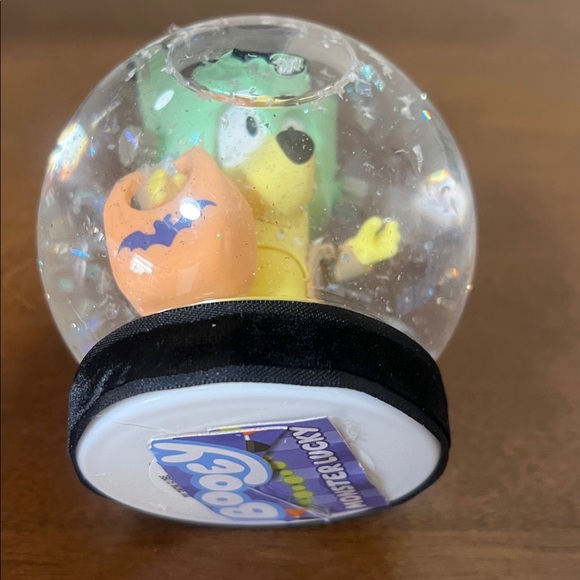 Monster Lucky Booey Snow Globe - Picture 7 of 14